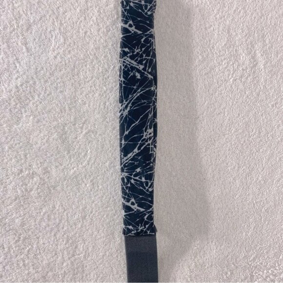 5/$25 Unisex Grey Zip Belt Bag - Picture 7 of 11